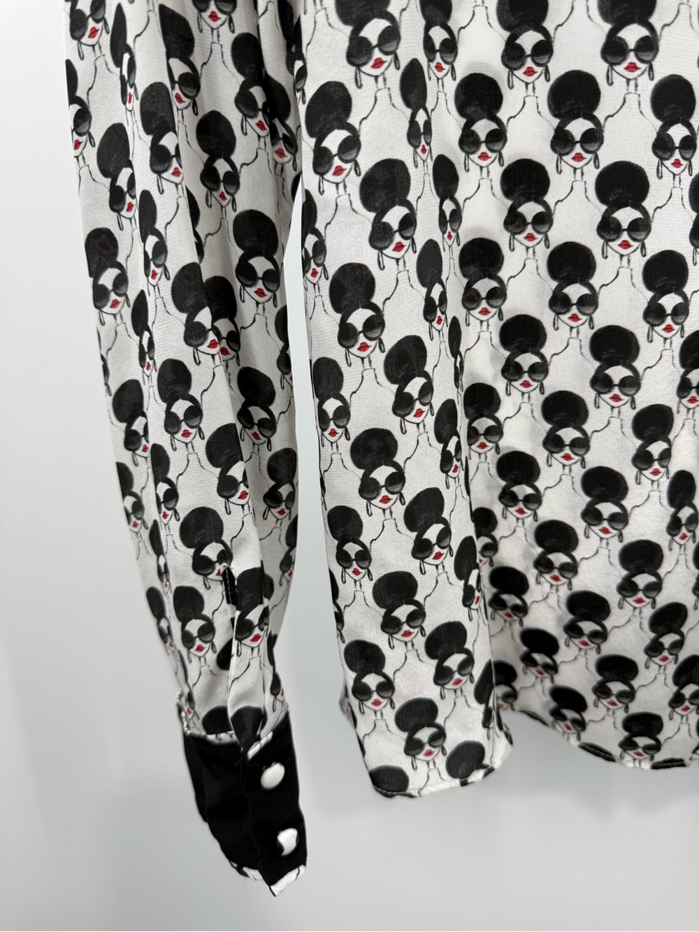 Alice + Olivia Willa Sassy Stace Face Silk Blouse Size XS - Picture 5 of 9